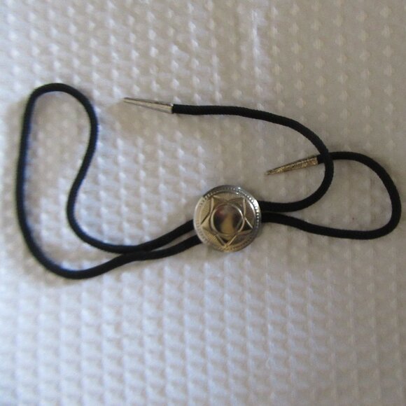 Texas Star ? Silver Tone Concho Western Bolo Tie Black Adjustable Cord - Picture 1 of 5